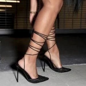 🆕 Jessica Rich Exotic Stiletto Ankle Tie Pointed Toe Black Pump, Size 6